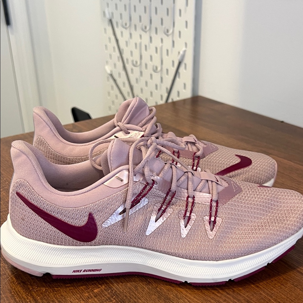 Nike Women's Athletic Shoes in Pink and Maroon - Picture 2 of 10